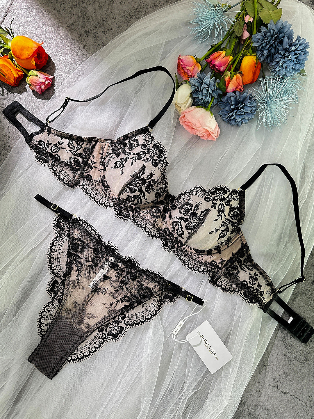 Black Classic Lace Lingerie Set - Image 9