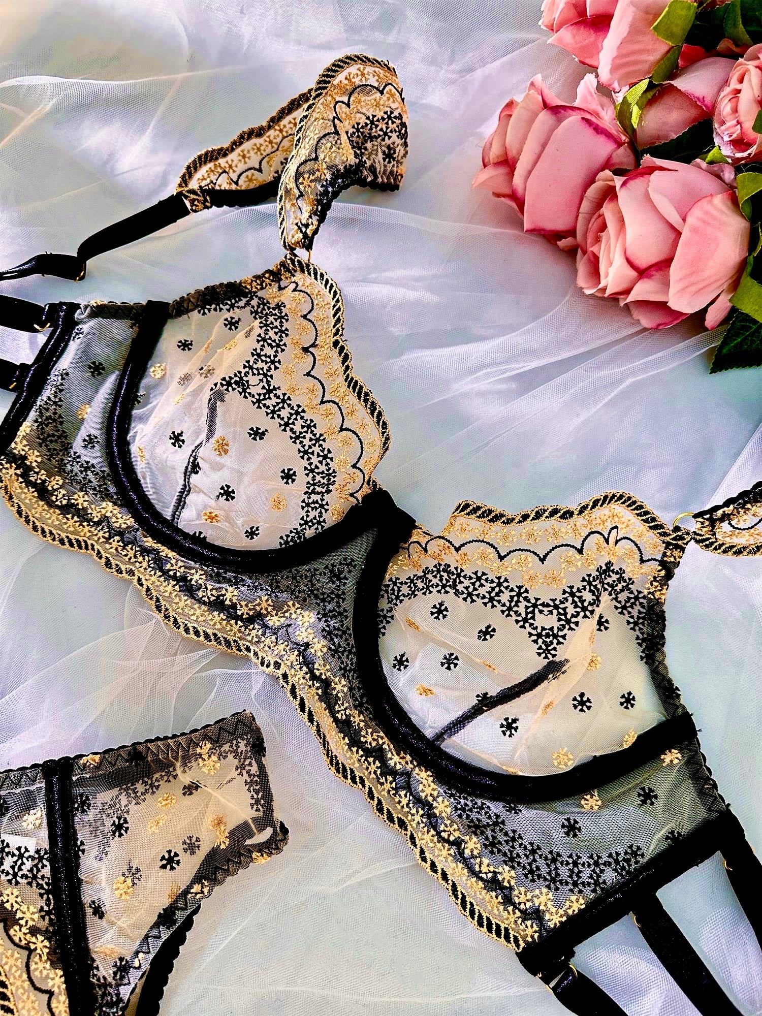 Black&Gold Luxury Lace Embroidered Lingerie Set - Image 12