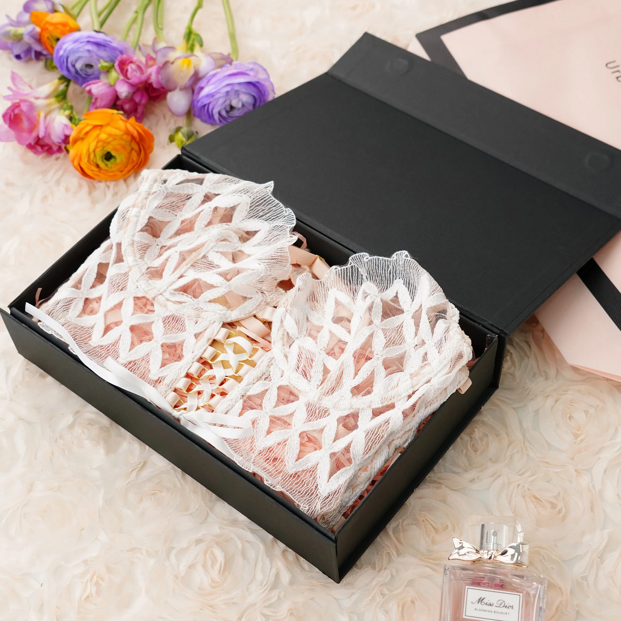Hello.LA.Girl Gift Box - Image 3