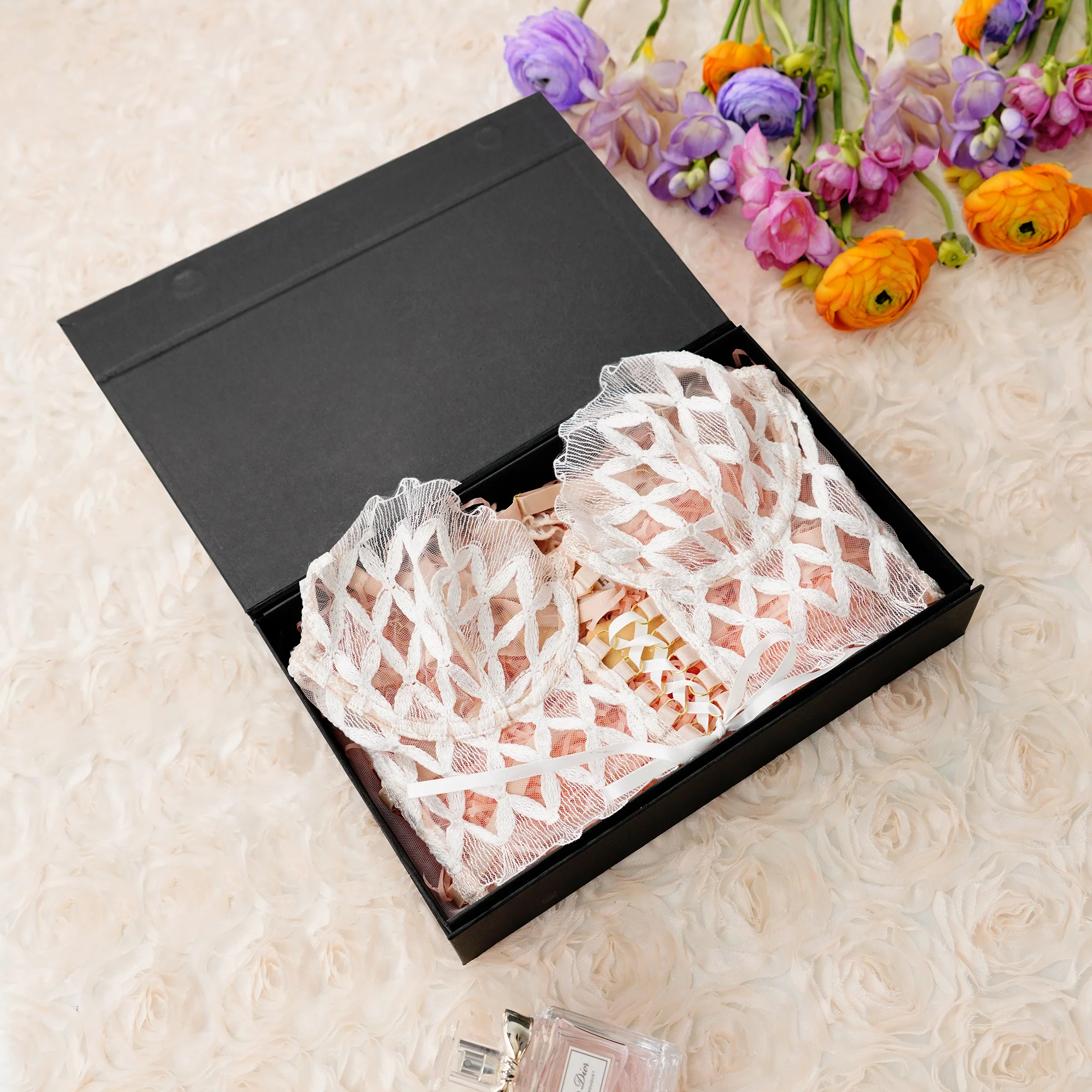 Hello.LA.Girl Gift Box - Image 4