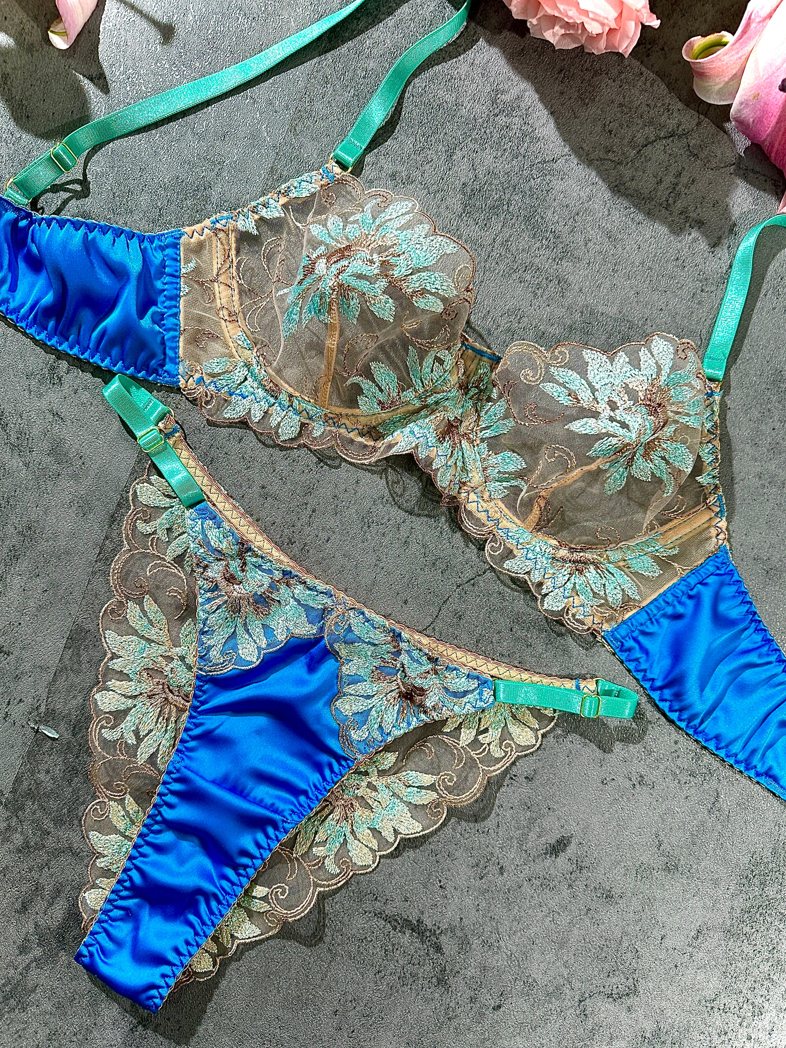 Vintage Peacock Blue Lingerie Set - Image 9
